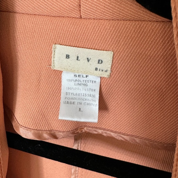 Blazer - Picture 3 of 4